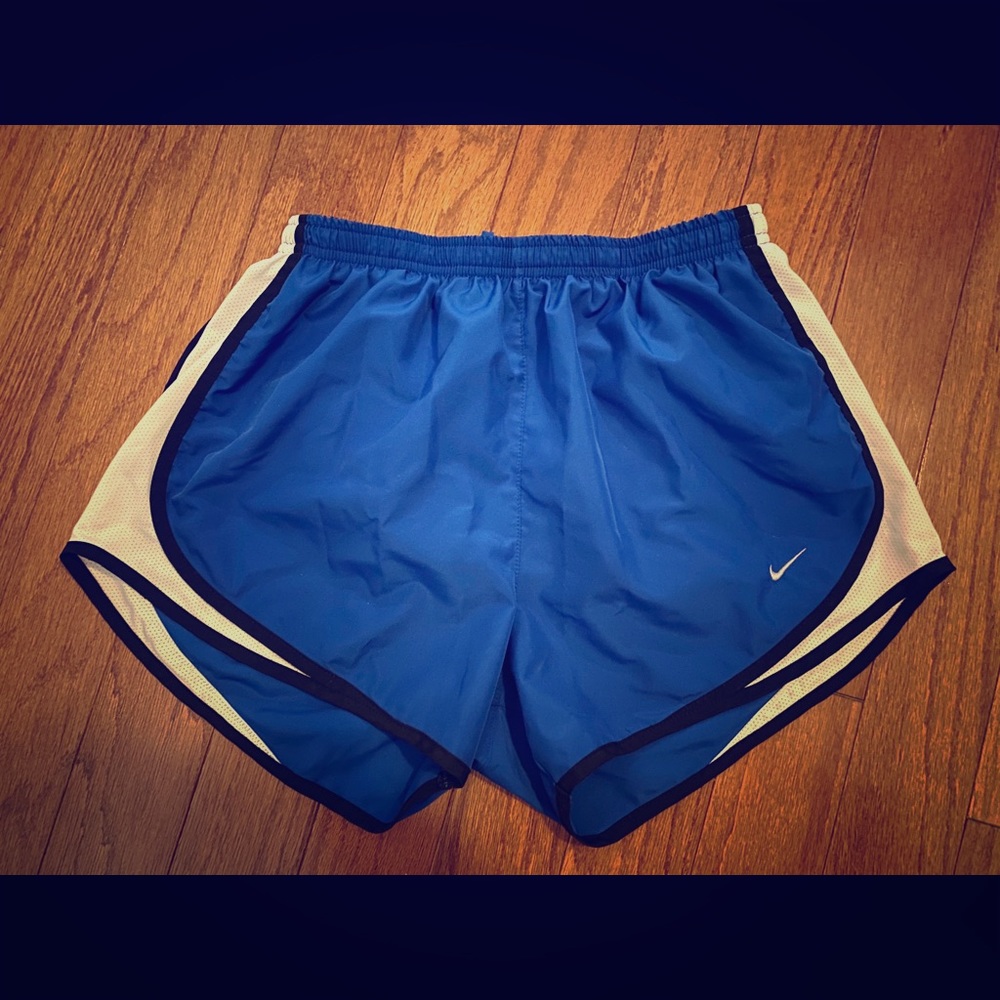 Womens nike tempo shorts size medium